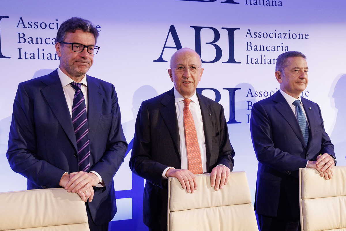 Manovra, 3,5 mld dalle banche ma niente tassa sugli extraprofitti: è solo un prestito da restituire