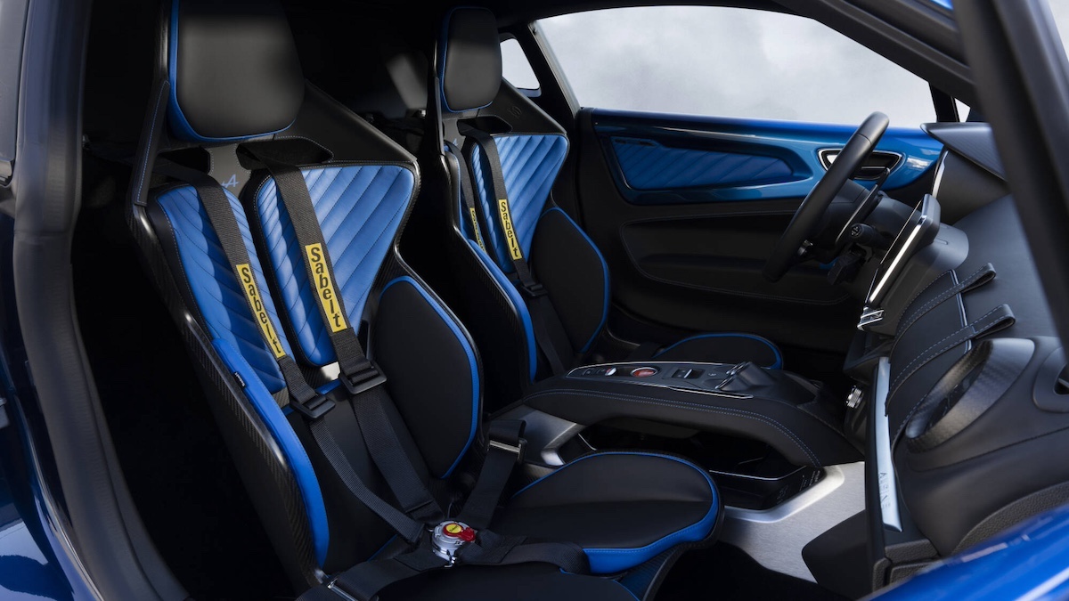 Alpine A110 R Ultime: la sportiva più estrema di Alpine in serie limitata debutta al Salone di Parigi 2024
