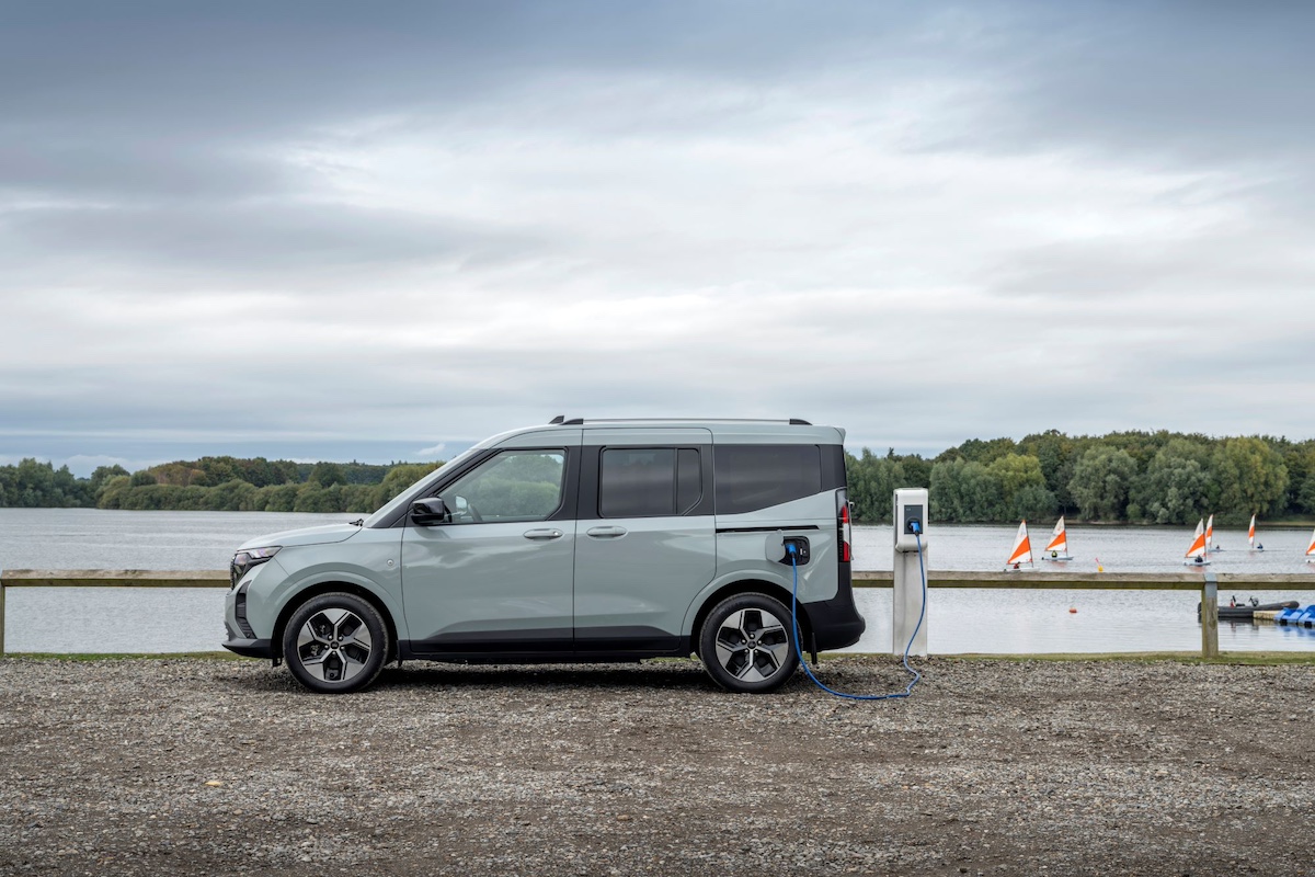 Ford E-Tourneo Courier: il multi-activity vehicle elettrico pronto per l’avventura