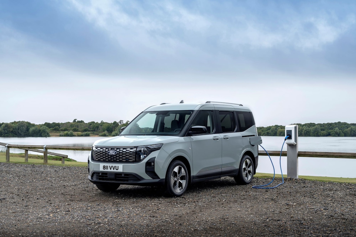 Ford E-Tourneo Courier: il multi-activity vehicle elettrico pronto per l’avventura