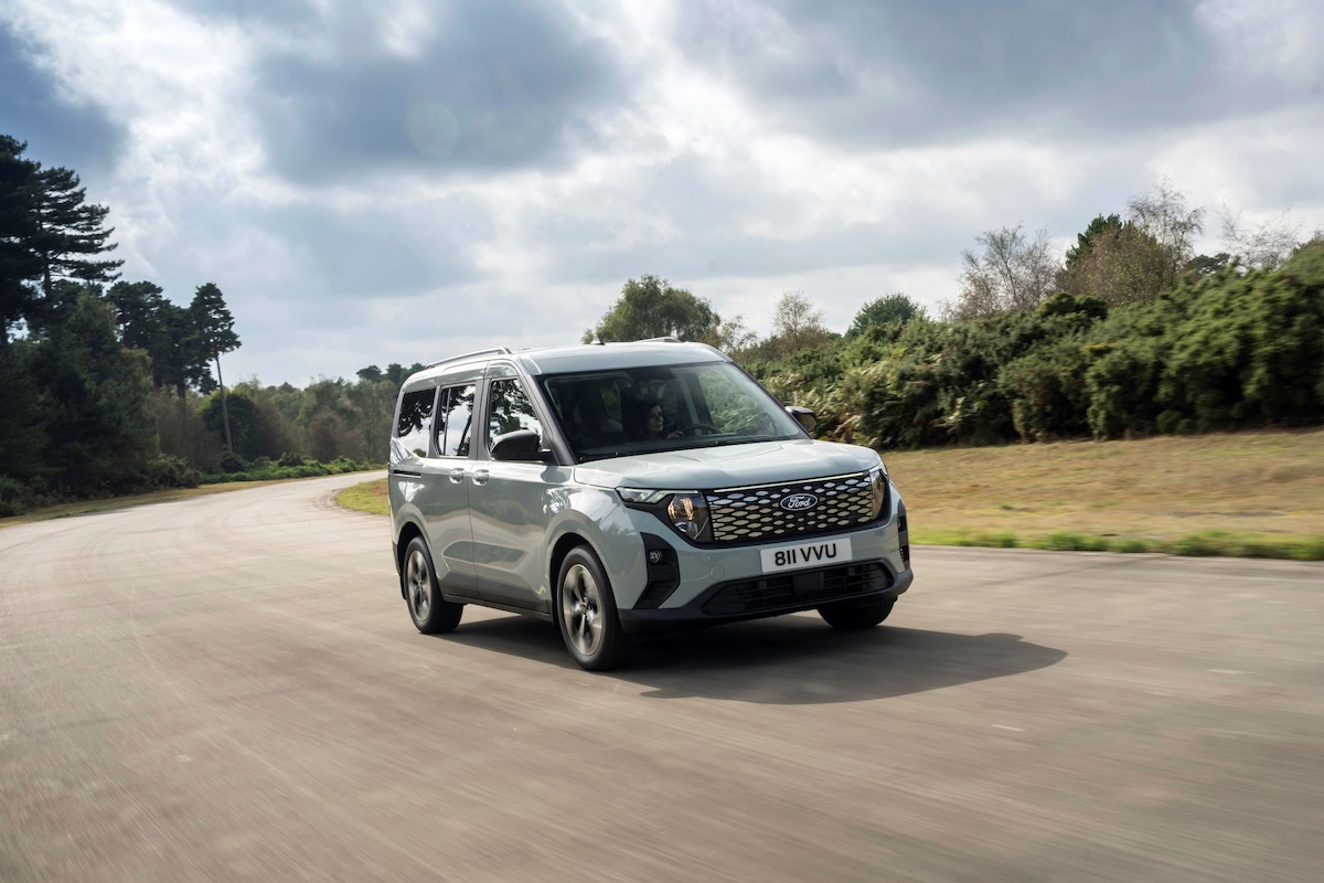 Ford E-Tourneo Courier: il multi-activity vehicle elettrico pronto per l’avventura