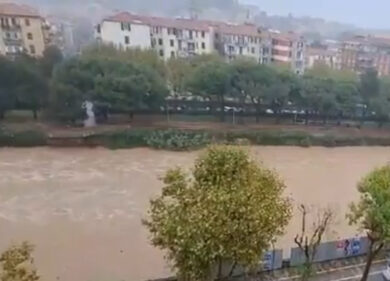 Maltempo Liguria, l’esperto: “In qualche ora l’acqua che viene giù in un mese. Violente perturbazioni colpiranno Lazio e Sicilia”