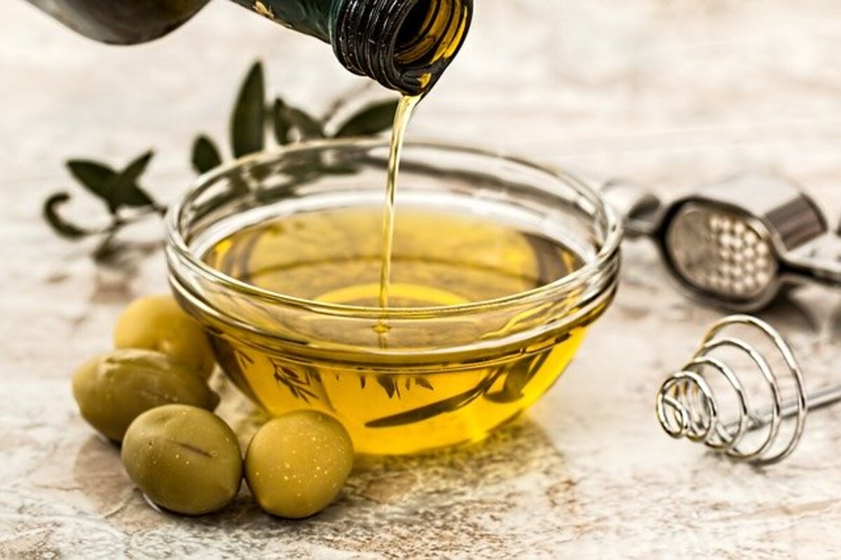 Trigliceridi Alti: 10 alimenti per ridurli in modo naturale e veloce Trigliceridi Alti: 10 alimenti per ridurli in modo naturale e veloce