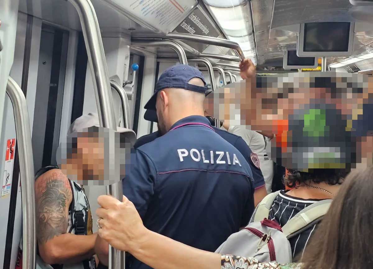 Rapine sulla Metro C: presa la gang degli egiziani. Per un 18enne scatta il Daspo trasporti: vietato usare la metropolitana Rapine sulla Metro C: presa la gang degli egiziani. Per un 18enne scatta il Daspo trasporti: vietato usare la metropolitana