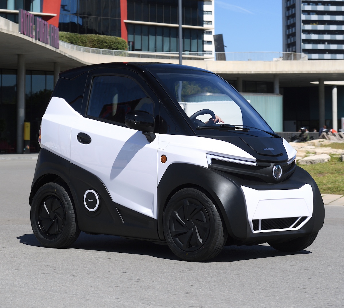 Nissan lancia la Nanocar Silence S04: la micromobilità elettrica per la città