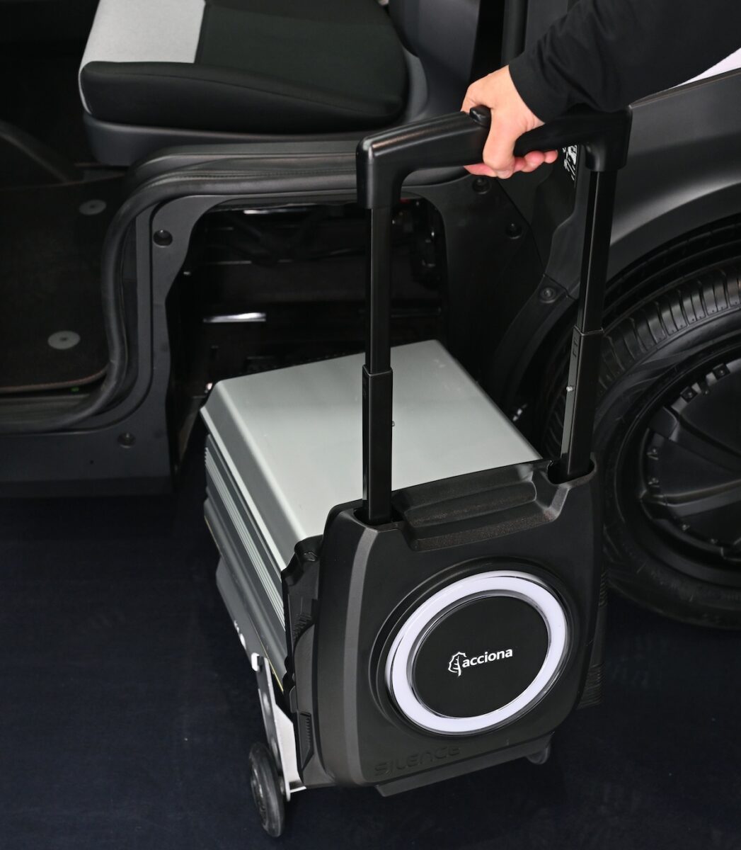 Nissan lancia la Nanocar Silence S04: la micromobilità elettrica per la città