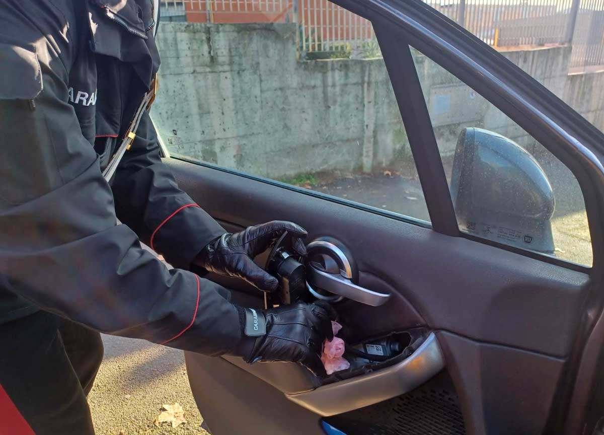 Auto e noleggio, l’ultima frontiera dei pusher romani: le consegne a domicilio con mezzi “puliti”