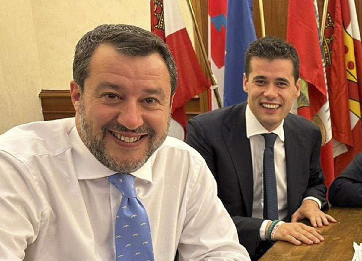 Verona, la Lega con il poliziotto che (aggredito) ha ucciso uno straniero. “Legittima difesa, non deve essere indagato” Verona, la Lega con il poliziotto che (aggredito) ha ucciso uno straniero. “Legittima difesa, non deve essere indagato”