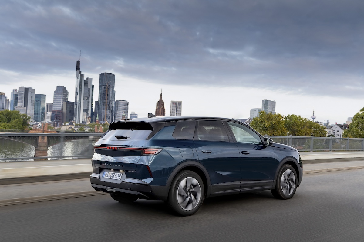 Opel nuovo Grandland: Il SUV elettrificato con design avanguardistico e tecnologia sostenibile Opel nuovo Grandland: Il SUV elettrificato con design avanguardistico e tecnologia sostenibile