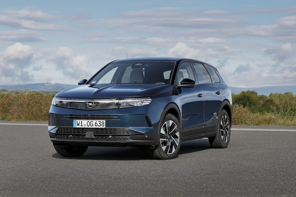 Opel nuovo Grandland: Il SUV elettrificato con design avanguardistico e tecnologia sostenibile Opel nuovo Grandland: Il SUV elettrificato con design avanguardistico e tecnologia sostenibile