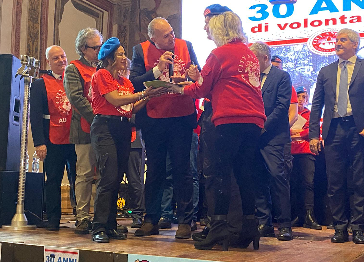Milano: i City Angels celebrano 30 anni di impegno per la sicurezza e la solidarietà nella città Milano: i City Angels celebrano 30 anni di impegno per la sicurezza e la solidarietà nella città