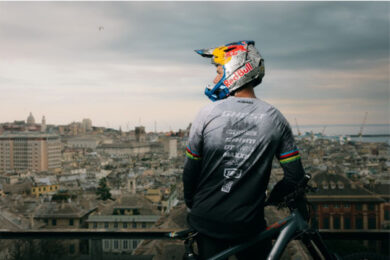 Red Bull Cerro Abajo, spettacolo ed emozioni tra i vicoli di Genova: svelato il percorso della gara urban hill più spettacolare al mondo