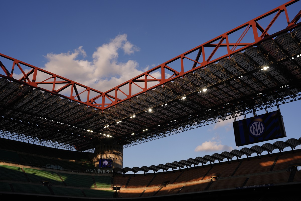 Milano, Marcora (FdI): “Sala vuole vendere San Siro? Subito un consiglio straordinario” Milano, Marcora (FdI): “Sala vuole vendere San Siro? Subito un consiglio straordinario”