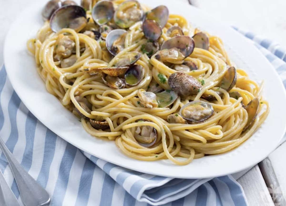 Spaghetti alla carbonara, lasagne, al pomodoro e “alle vongole”: la classifica delle paste più amate al mondo. L’amatriciana arretra Spaghetti alla carbonara, lasagne, al pomodoro e “alle vongole”: la classifica delle paste più amate al mondo. L’amatriciana arretra