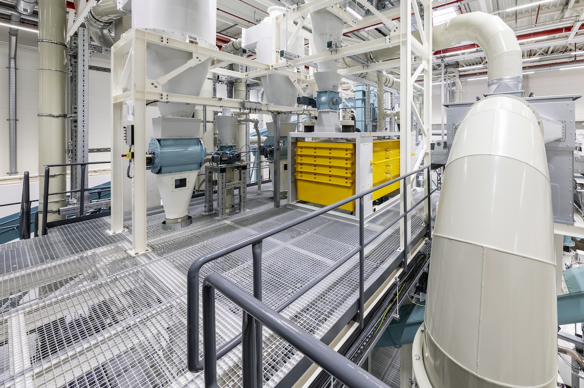 Mercedes-Benz: nuova fabbrica di riciclaggio batterie a Kuppenheim per la crescita sostenibile Mercedes-Benz: nuova fabbrica di riciclaggio batterie a Kuppenheim per la crescita sostenibile