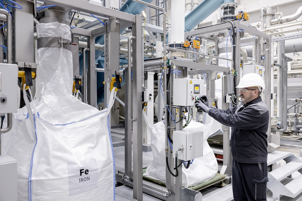 Mercedes-Benz: nuova fabbrica di riciclaggio batterie a Kuppenheim per la crescita sostenibile Mercedes-Benz: nuova fabbrica di riciclaggio batterie a Kuppenheim per la crescita sostenibile