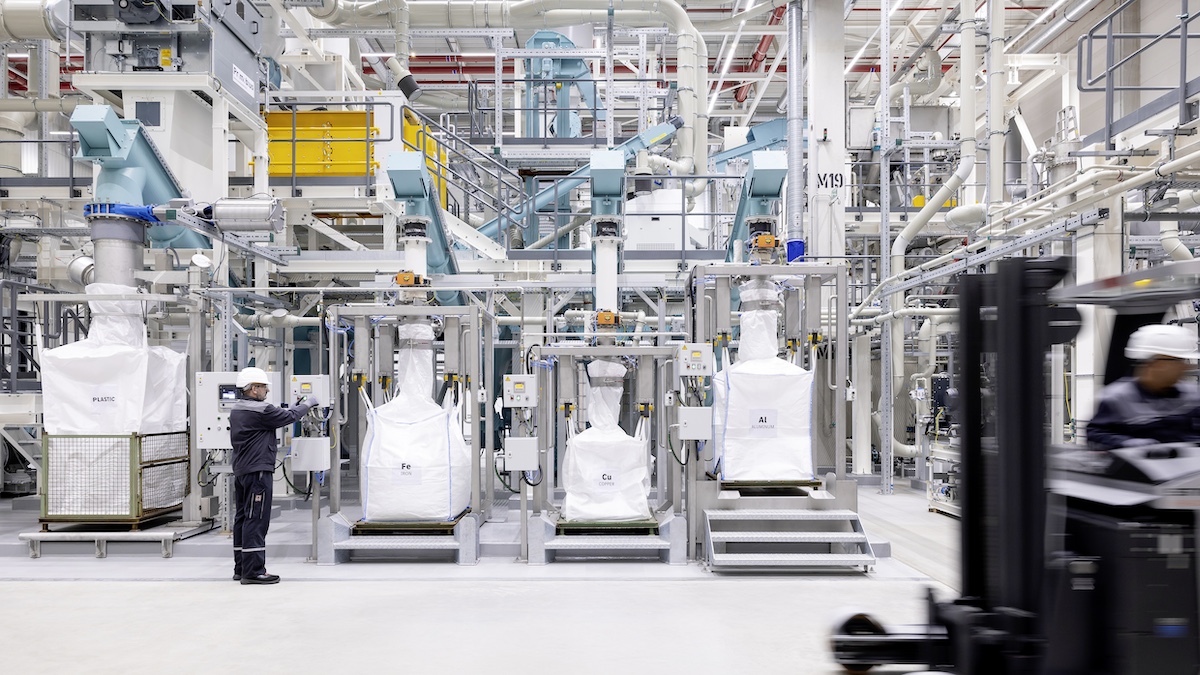 Mercedes-Benz: nuova fabbrica di riciclaggio batterie a Kuppenheim per la crescita sostenibile Mercedes-Benz: nuova fabbrica di riciclaggio batterie a Kuppenheim per la crescita sostenibile
