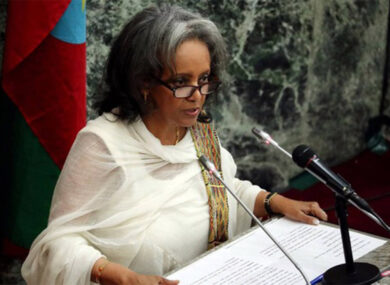 Etiopia, dalla crisi umanitaria ai conflitti con il governo di Abiy Ahmed: che cosa c’è dietro le dimissioni della presidente Sahle Work-Zewde