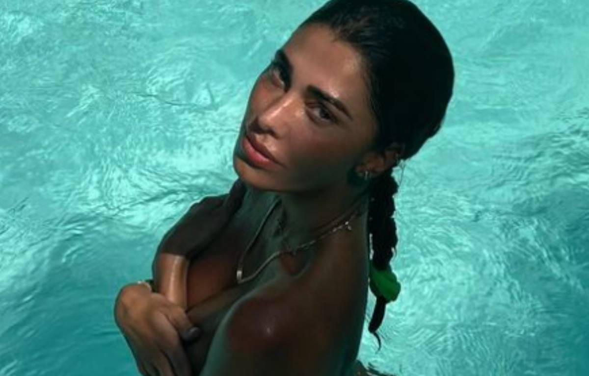 Belen e Fabrizio Corona, l’incontro misterioso si conclude con un tenero abbraccio