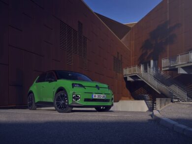 Renault 5 E-Tech Electric: l’icona pop che guida la transizione elettrica