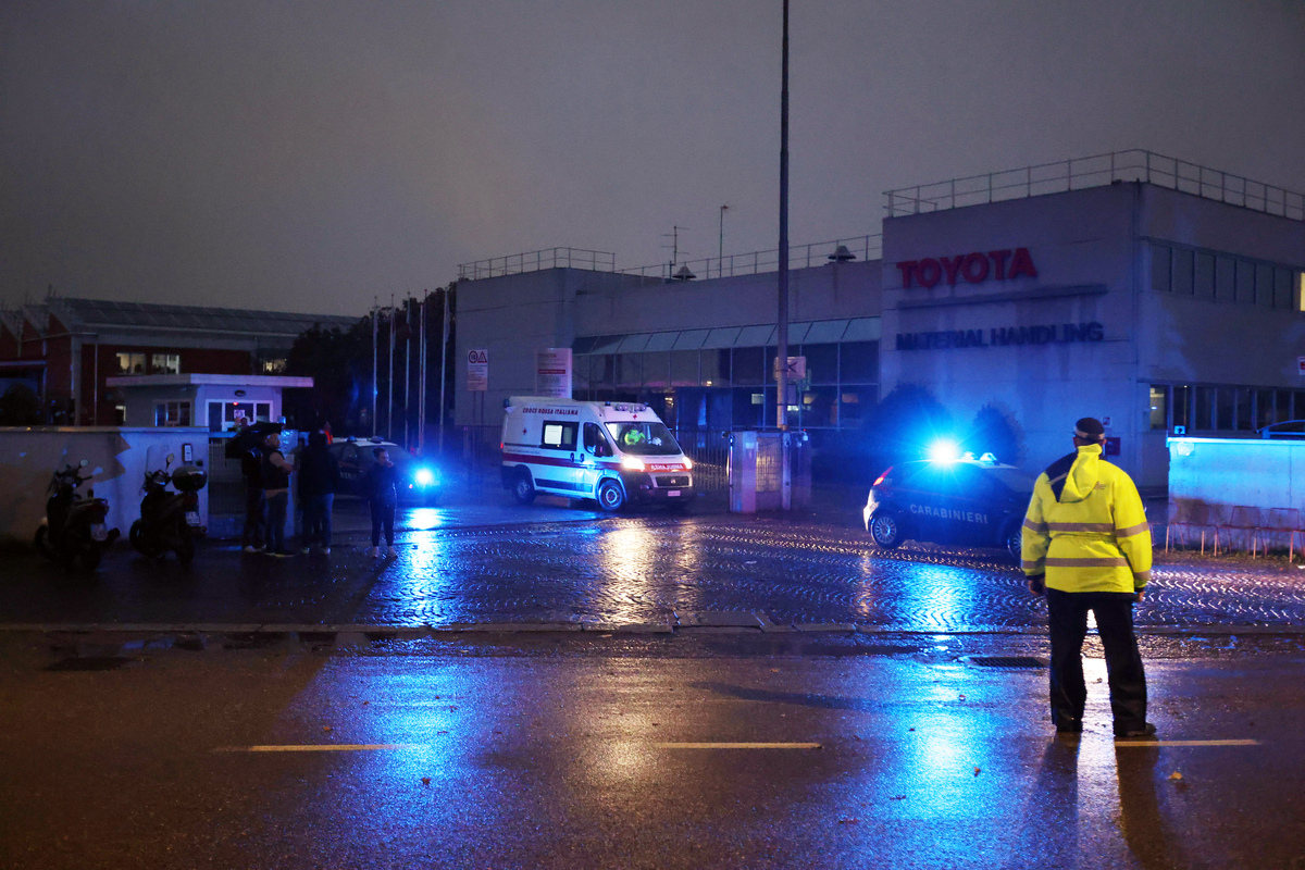 Bologna, inchiesta sull’esplosione della fabbrica Toyota: sospesa l’attività. Che cosa sappiamo sulle cause dietro l’incidente