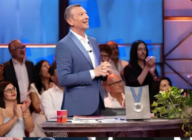 Ascolti tv, Amadeus si gioca il jolly: ‘crossover Affari Tuoi’ (e cresce un pochino). Del Debbio supera il 5% di share. I trend Auditel