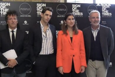 Milano: per la Fashion Week 2025 moda e musica con Purple – Sign of the Times