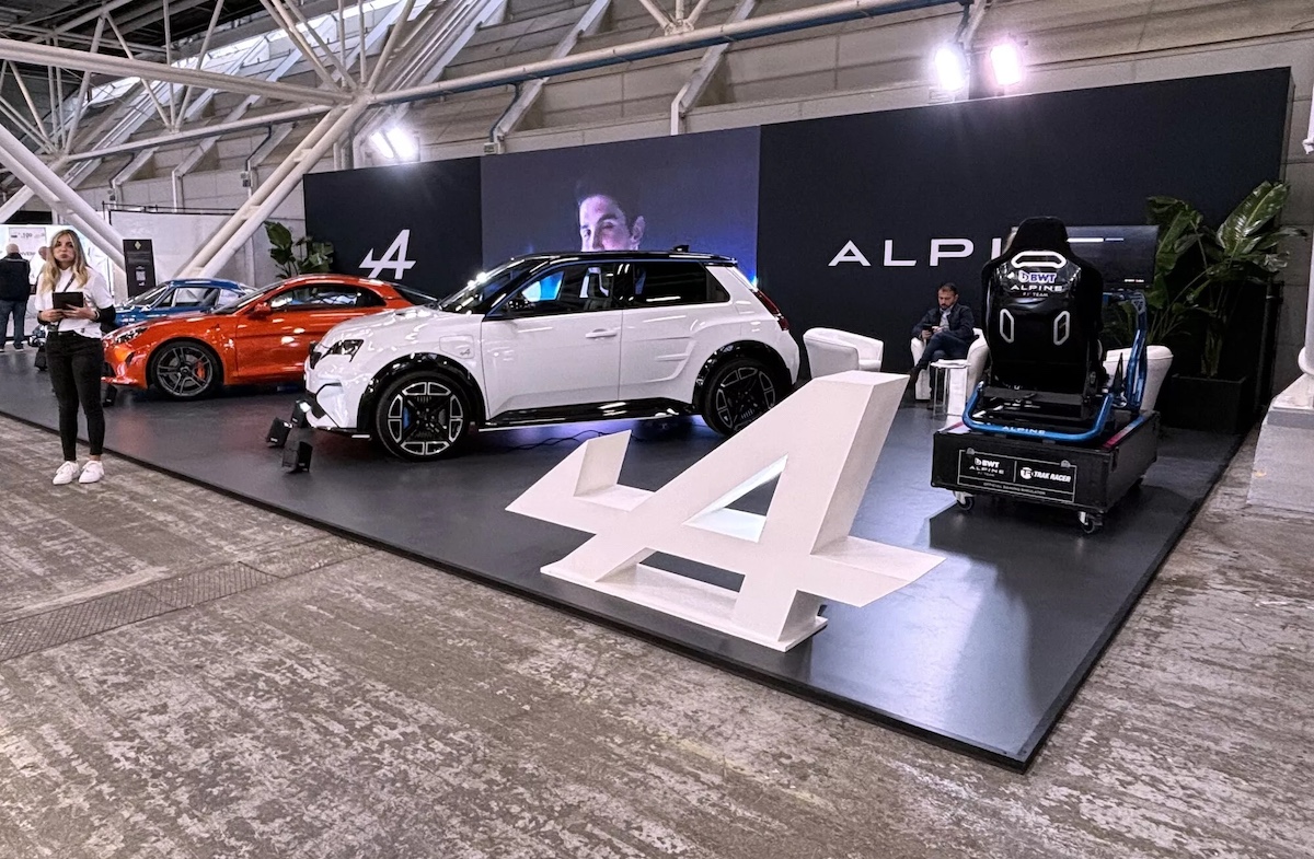 Alpine Italia al Salone Auto Moto d’Epoca 2024 con la nuova A290 elettrica e la storica A110 1600SI