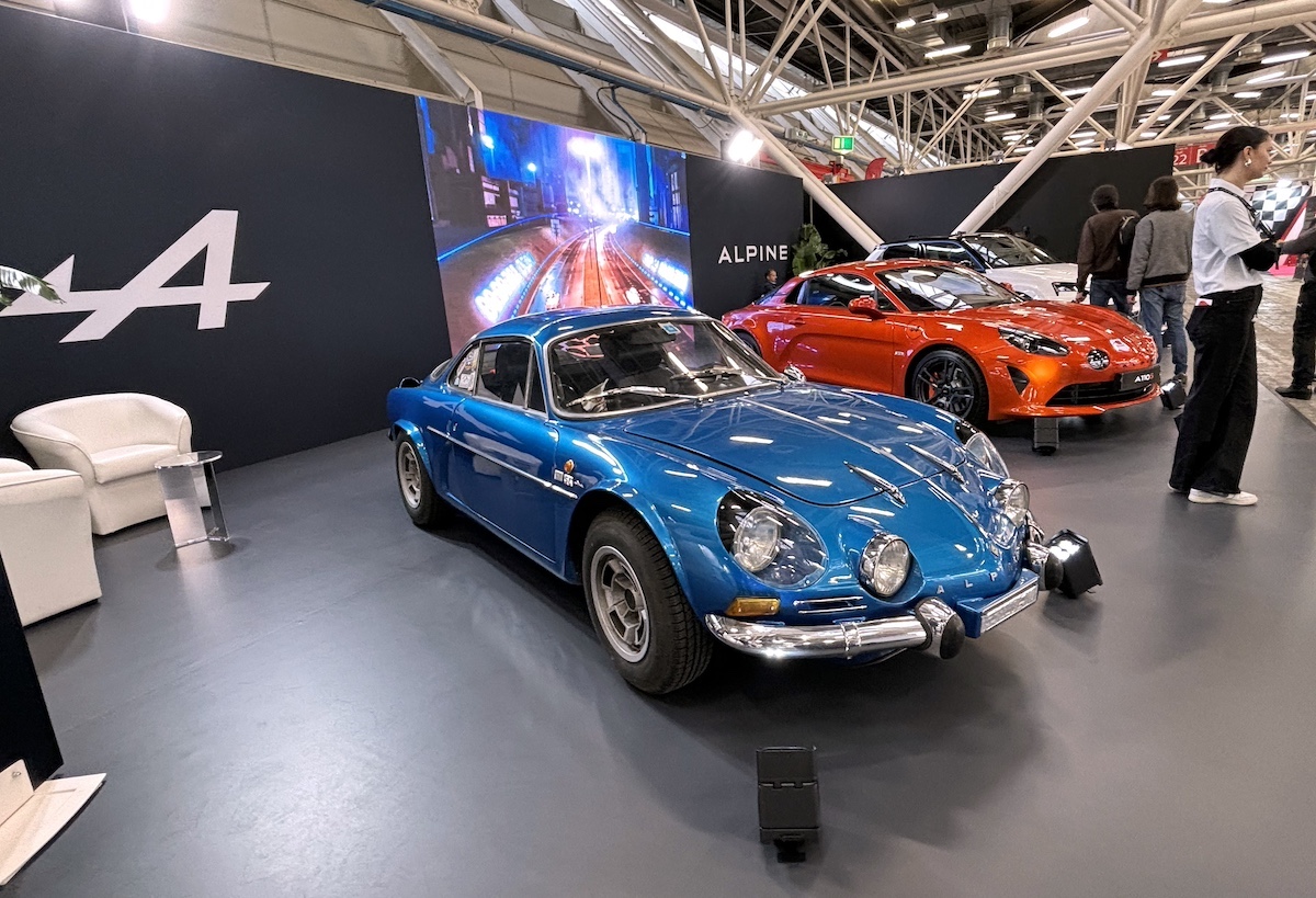 Alpine Italia al Salone Auto Moto d’Epoca 2024 con la nuova A290 elettrica e la storica A110 1600SI
