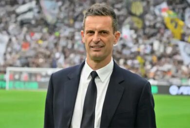 Juventus, Vlahovic non basta. Arriva Zirkzee a gennaio? Tre attaccanti caldi sul taccuino di Giuntoli