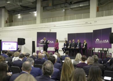 Regione Lazio: “Rocca e FdI stappano negli States; Forza Italia sull’Aventino, in Consiglio si vota la fuffa”. La protesta del Pd