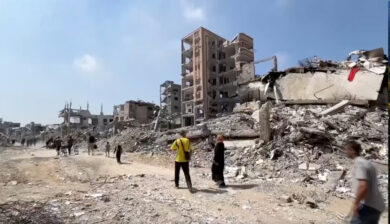 Israele bersaglia la scuola di Nuseirat usata come rifugio: così a Gaza la strage di civili non ha più fine