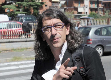 Paolini: “Divento donna, ho deciso di cambiare sesso”. L’annuncio del più noto “disturbatore” della tv