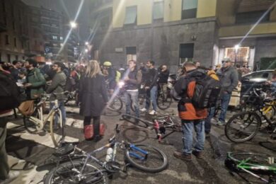 Milano, “basta morti in strada”. Il presidio dei ciclisti