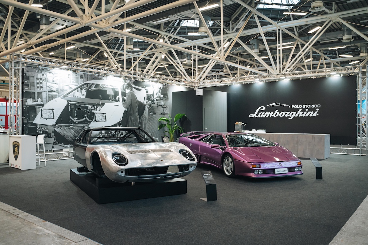 Lamborghini a Auto e Moto d’Epoca 2024: il fascino della Miura S e della Diablo SE in mostra a Bologna Lamborghini a Auto e Moto d’Epoca 2024: il fascino della Miura S e della Diablo SE in mostra a Bologna