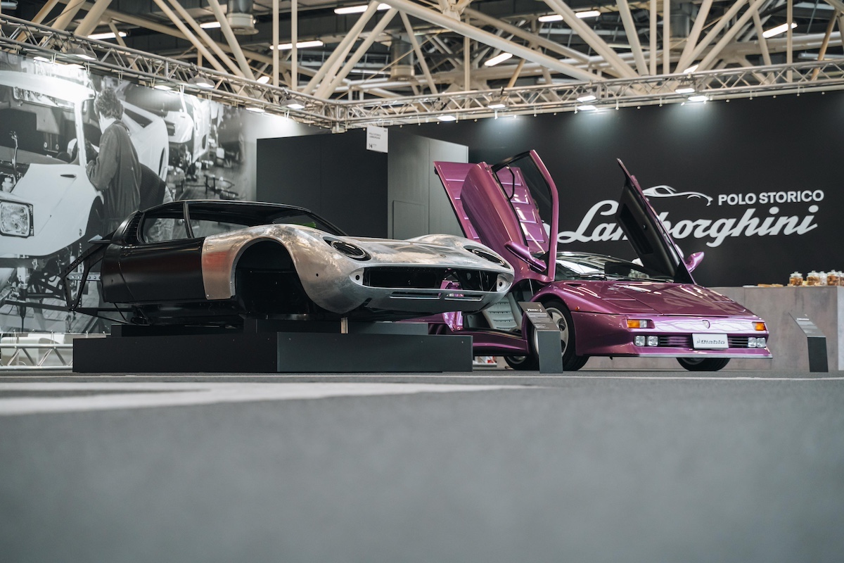 Lamborghini a Auto e Moto d’Epoca 2024: il fascino della Miura S e della Diablo SE in mostra a Bologna Lamborghini a Auto e Moto d’Epoca 2024: il fascino della Miura S e della Diablo SE in mostra a Bologna