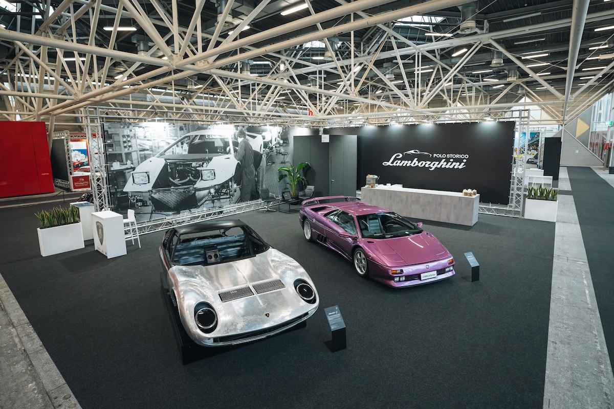 Lamborghini a Auto e Moto d’Epoca 2024: il fascino della Miura S e della Diablo SE in mostra a Bologna Lamborghini a Auto e Moto d’Epoca 2024: il fascino della Miura S e della Diablo SE in mostra a Bologna