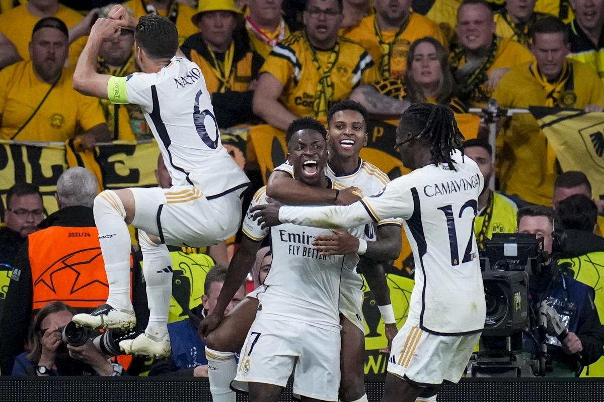 Pallone d’Oro 2024, indiscrezioni sulla vittoria di Rodri. Beffato Vinicius Jr, Real Madrid furioso Pallone d’Oro 2024, indiscrezioni sulla vittoria di Rodri. Beffato Vinicius Jr, Real Madrid furioso