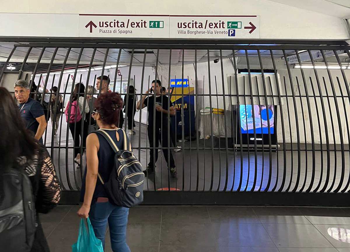 Atac strike: chiuse le metro A, B, B1, C e Roma Centocelle. I bus rientrano nei depositi. Lo sciopero Usb e Orsa Atac strike: chiuse le metro A, B, B1, C e Roma Centocelle. I bus rientrano nei depositi. Lo sciopero Usb e Orsa