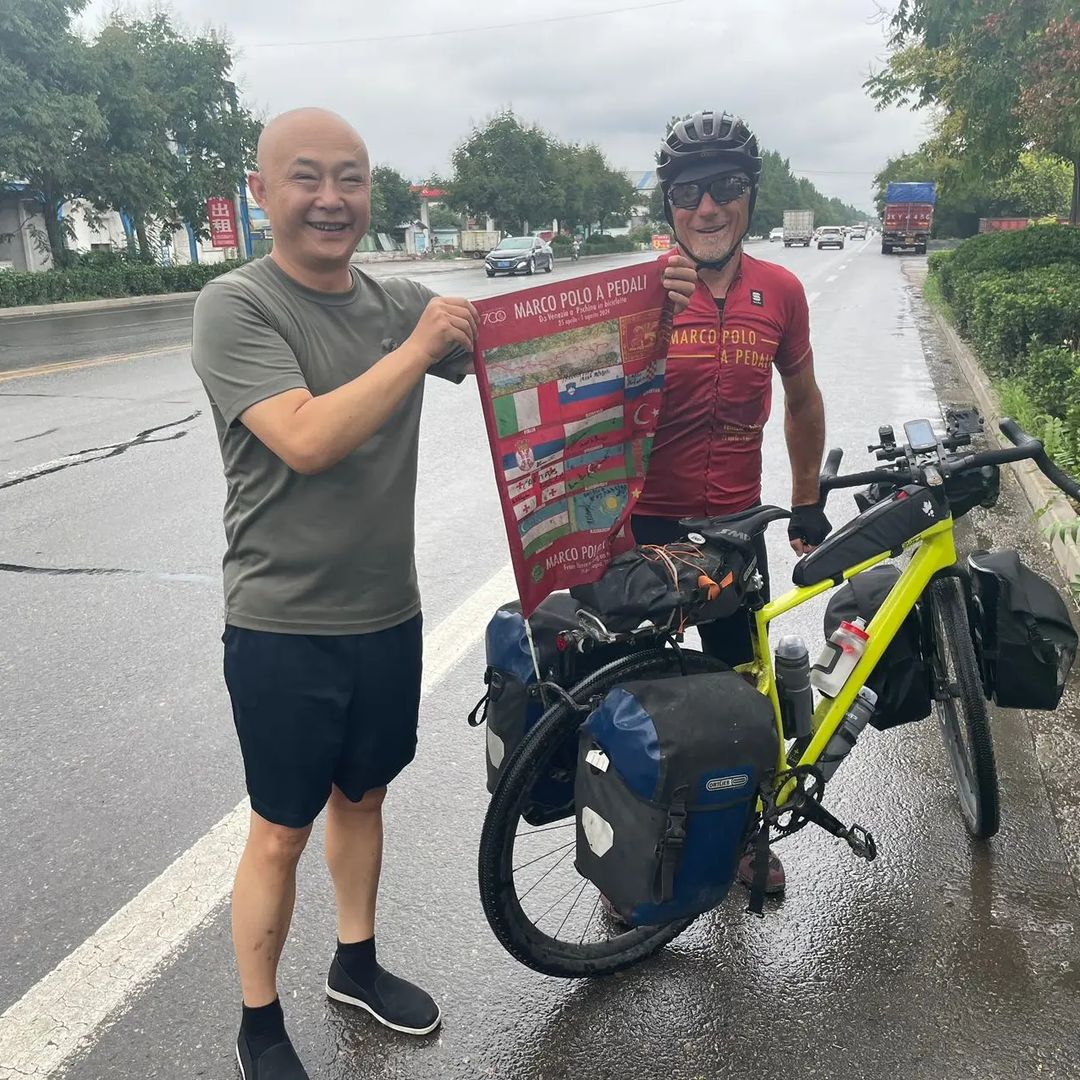 La Via della Seta in bicicletta: da Venezia a Pechino in soli 100 giorni, la grande impresa di un ciclista 63enne La Via della Seta in bicicletta: da Venezia a Pechino in soli 100 giorni, la grande impresa di un ciclista 63enne