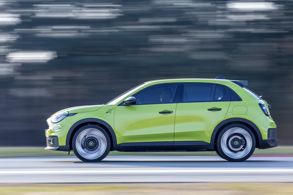 Abarth nuova 600e: specifiche, design e prestazioni della Hot Hatch Elettrica da 280 CV Abarth nuova 600e: specifiche, design e prestazioni della Hot Hatch Elettrica da 280 CV