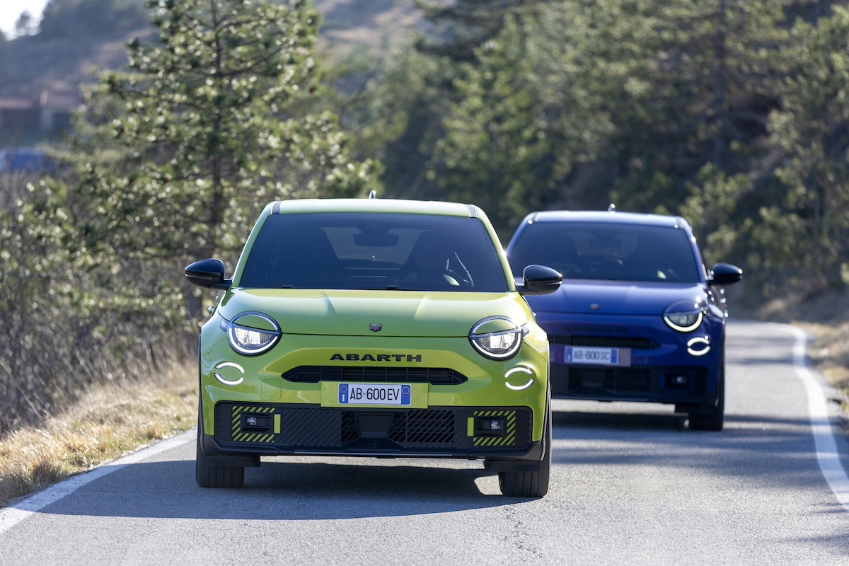 Abarth nuova 600e: specifiche, design e prestazioni della Hot Hatch Elettrica da 280 CV Abarth nuova 600e: specifiche, design e prestazioni della Hot Hatch Elettrica da 280 CV