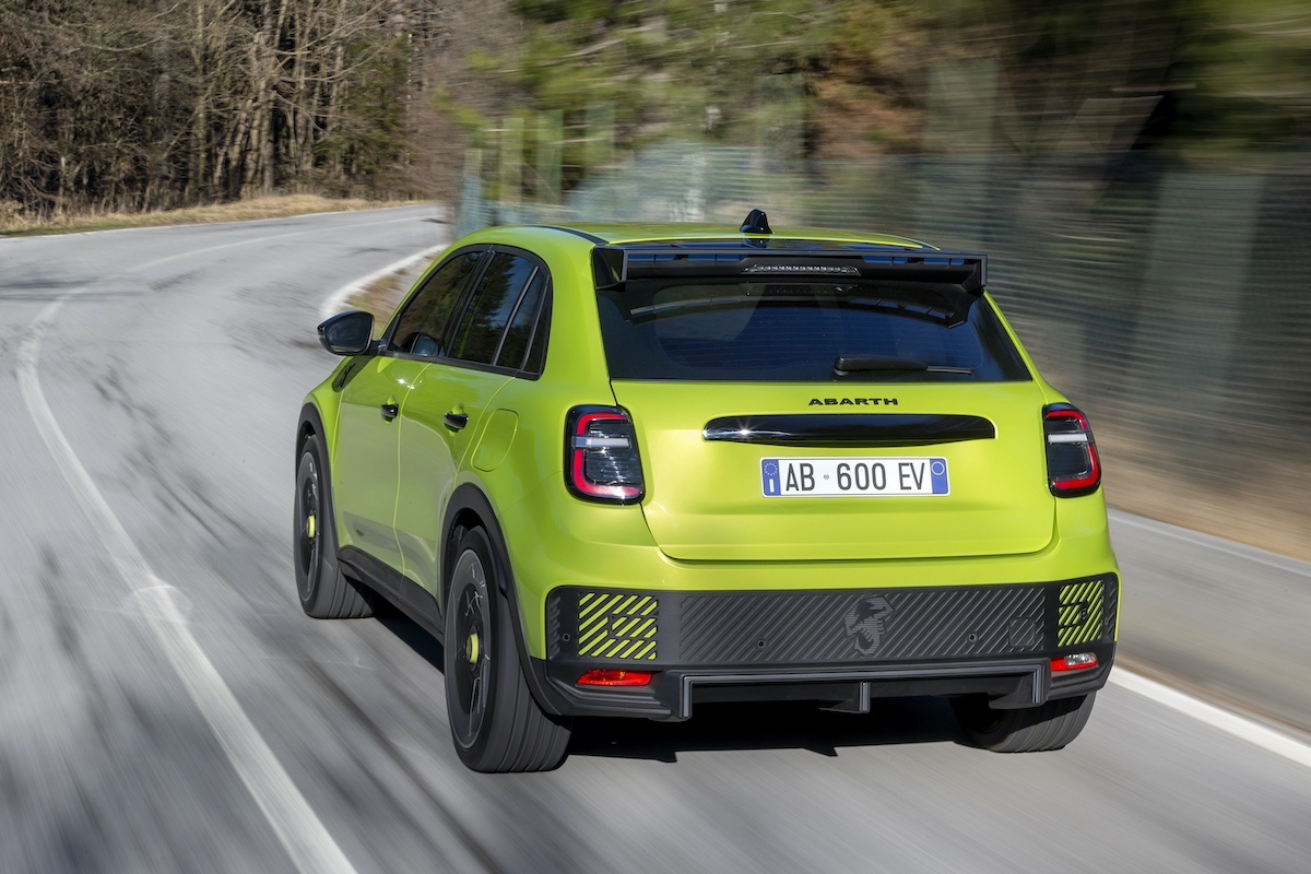Abarth nuova 600e: specifiche, design e prestazioni della Hot Hatch Elettrica da 280 CV Abarth nuova 600e: specifiche, design e prestazioni della Hot Hatch Elettrica da 280 CV