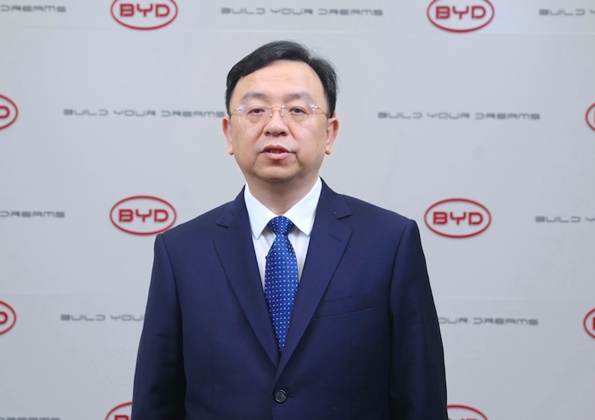 Byd va a caccia di manager e li ruba a Stellantis. La mossa per vendere di più in Europa Byd va a caccia di manager e li ruba a Stellantis. La mossa per vendere di più in Europa