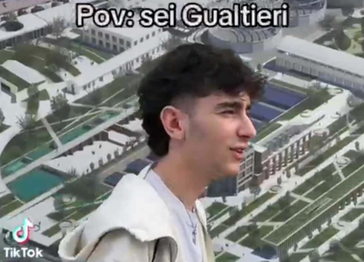 Mattia, il 18 enne che fa la parodia di Gualtieri divulgatore su TikTok: oltre 100 mila visualizzazioni per un video nato per caso Mattia, il 18 enne che fa la parodia di Gualtieri divulgatore su TikTok: oltre 100 mila visualizzazioni per un video nato per caso