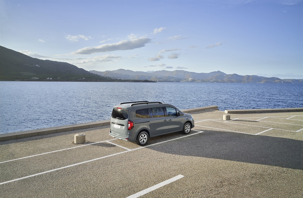Nissan Townstar EV: il trasporto passeggeri 100% elettrico a prezzi accessibili con incentivi fino a 12.000 euro Occhiello:
