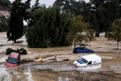 Valencia, caccia ai viveri: supermercati saccheggiati. Bilancio gravissimo, confermati 158 morti e decine di dispersi. 120 mila gli sfollati