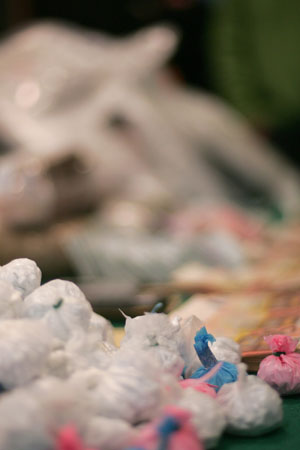 Milano, arrestato il grossista delle droghe sintetiche: sequestrate 9mila pasticche di ecstasy e di ‘blu punisher’