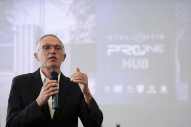 Stellantis, la crisi è reale. Conti horror, ricavi crollati del -27% nei primi nove mesi dell’anno