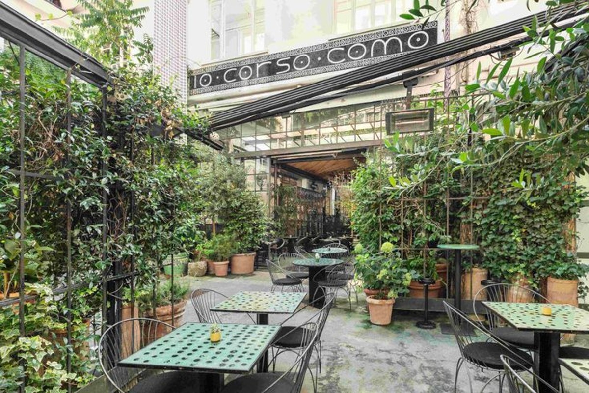 “Sfila” ancora in rosso 10 Corso Como. Chiuso il bilancio 2023: -1,6mln, peggio dell’anno precedente “Sfila” ancora in rosso 10 Corso Como. Chiuso il bilancio 2023: -1,6mln, peggio dell’anno precedente